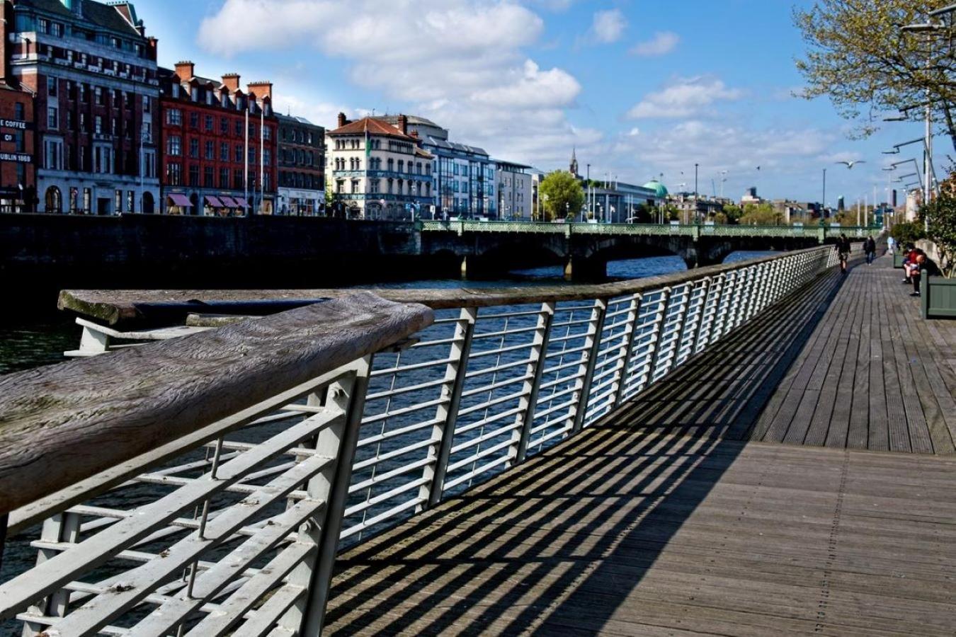 Wellington Temple Bar Hotel Dublin Exterior photo
